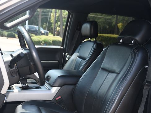 Used 2019 Ford F150 Lariat w/ Equipment Group 502A Luxury AWD/4WD image 12