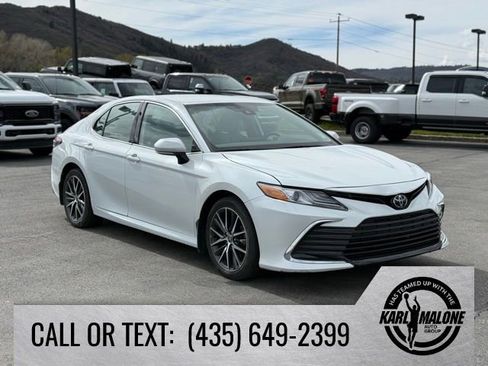 Used 2021 Toyota Camry XLE AWD/4WD image 7