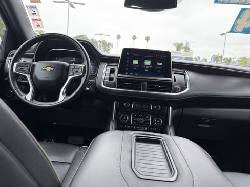 Used 2024 Chevrolet Suburban Premier AWD/4WD image 23