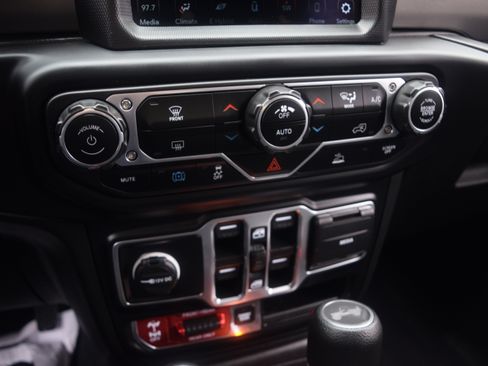 Used 2022 Jeep Wrangler Unlimited Rubicon 4xe w/ Steel Bumper Group image 11