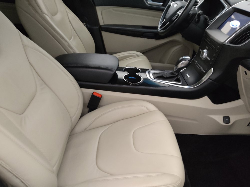 Used 2017 Ford Edge Titanium w/ Technology Package FWD image 21