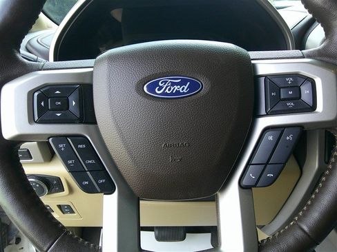 Used 2018 Ford F150 Lariat w/ Equipment Group 502A Luxury AWD/4WD image 11