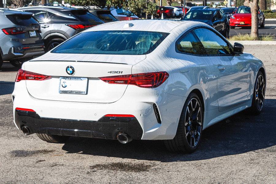 Used 2026 BMW 430i Coupe w/ M Sport Package RWD image 6