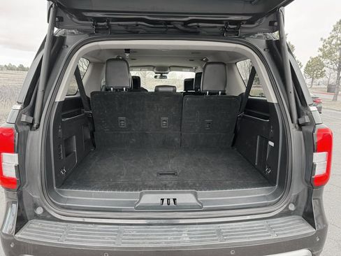 Used 2024 Ford Expedition Max XLT image 8