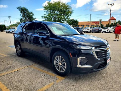 Used 2023 Chevrolet Traverse LT w/ LPO, Cargo Package FWD image 3