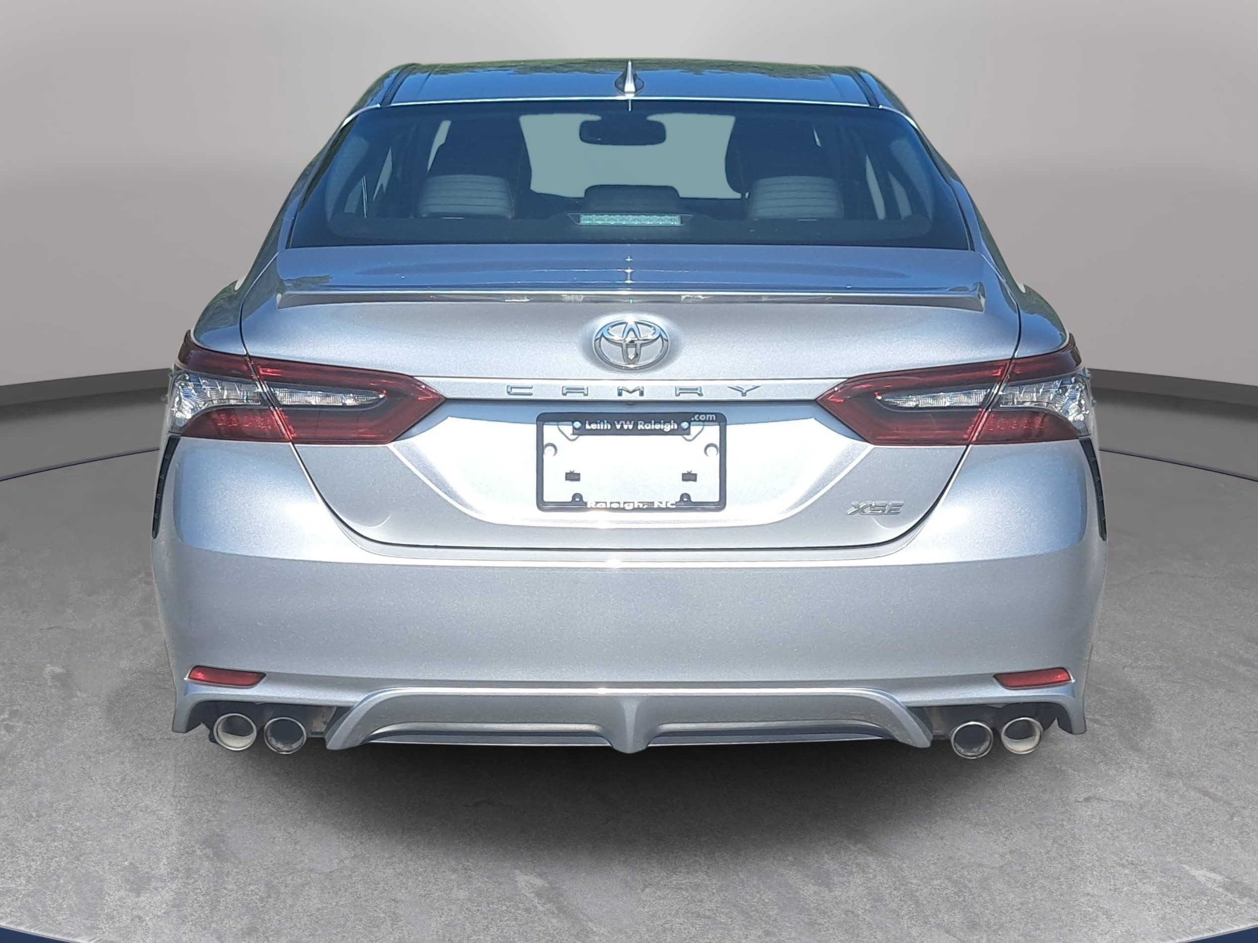 Used 2022 Toyota Camry XSE FWD image 6