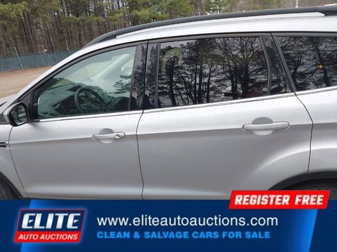 Used 2018 Ford Escape SE w/ Ford Safe & Smart Package image 27