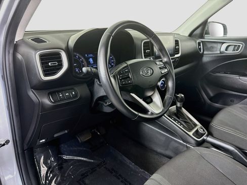 Used 2022 Hyundai Venue SEL FWD image 22