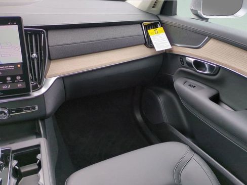 New 2026 Volvo XC90 B5 Plus AWD/4WD image 13