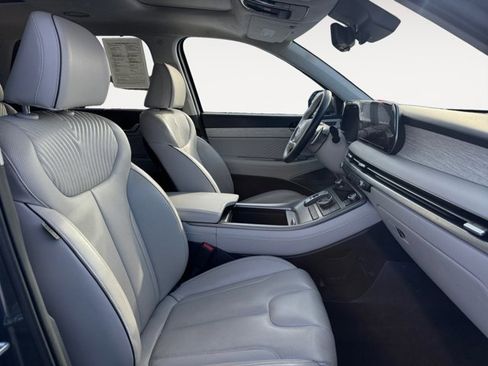 Used 2024 Hyundai Palisade Calligraphy image 17