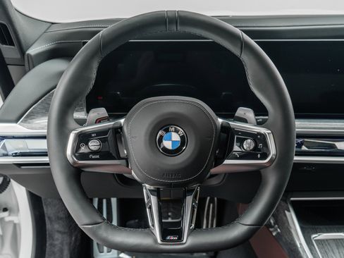 Used 2024 BMW 760i xDrive w/ Executive Package AWD/4WD image 15
