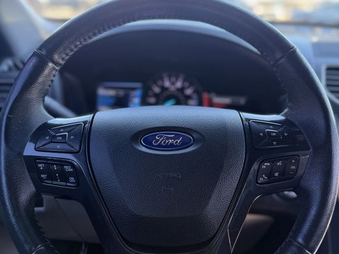 Used 2019 Ford Explorer XLT w/ Equipment Group 202A image 25