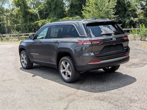New 2026 Jeep Grand Cherokee Limited w/ Luxury Tech Group II AWD/4WD image 5