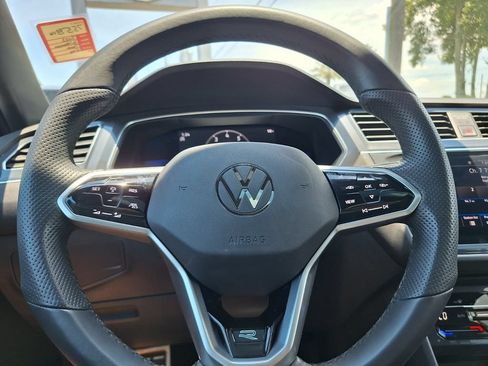 Used 2023 Volkswagen Tiguan SE R-Line FWD image 17
