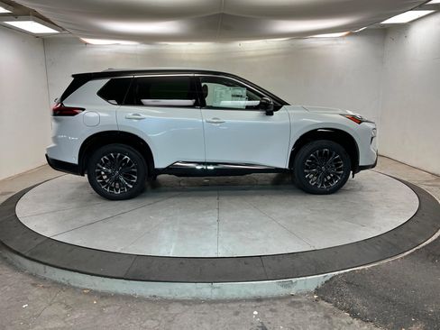 New 2026 Nissan Rogue Platinum w/ Platinum Premium Package image 6