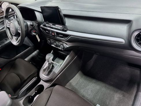 Used 2023 Kia Forte LXS w/ LXS Technology Package image 30