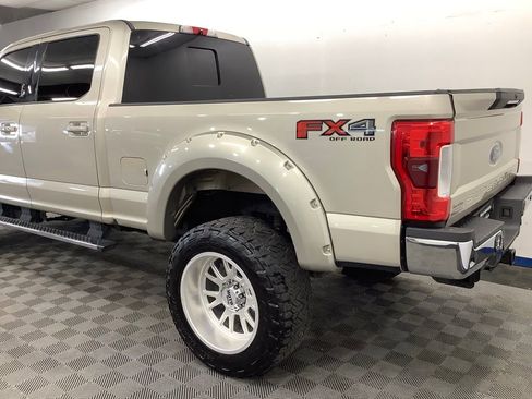 Used 2017 Ford F250 Lariat w/ Lariat Ultimate Package image 3