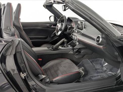 Used 2018 FIAT 124 Spider Abarth w/ Convenience Group RWD image 14