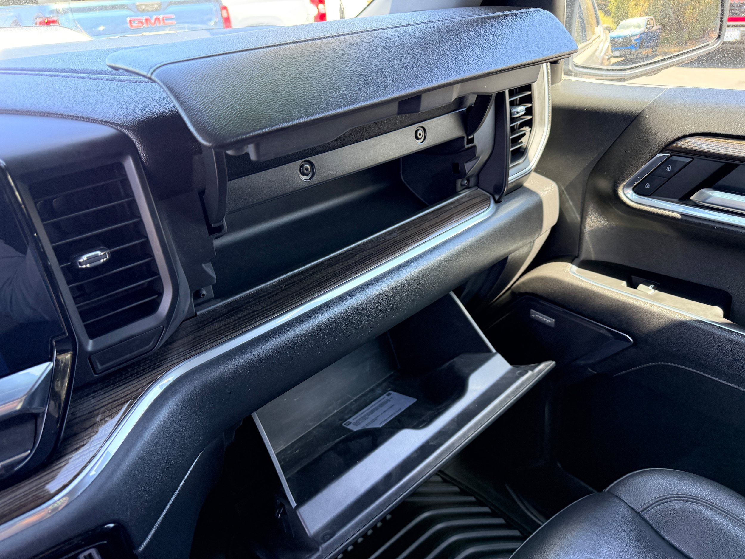 Used 2023 Chevrolet Silverado 1500 LT Trail Boss w/ LT Trail Boss Premium Package AWD/4WD image 24