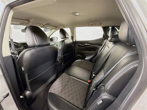 Certified 2022 Nissan Rogue Sport SV w/ Technology Package image 10