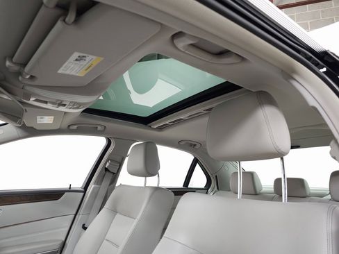 Used 2014 Mercedes-Benz E 350 4MATIC Sedan image 16