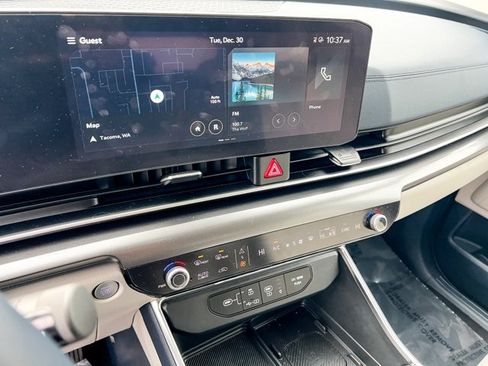 Used 2025 Kia Carnival SX image 19