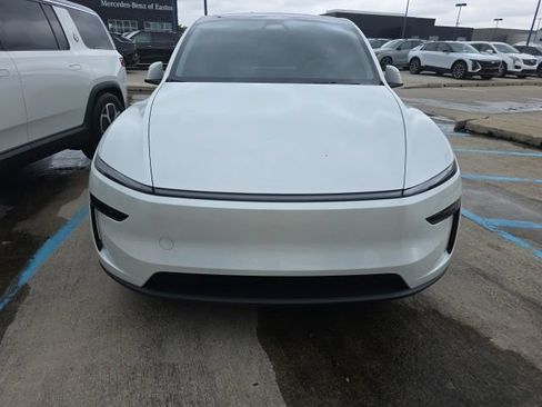 Used 2026 Tesla Model Y Long Range AWD/4WD image 2
