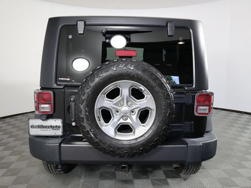 Used 2016 Jeep Wrangler Sport AWD/4WD image 3