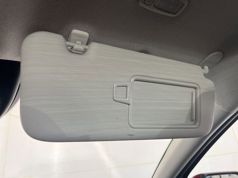 Used 2025 Hyundai Elantra Limited image 73