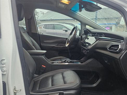 Used 2023 Chevrolet Bolt LT w/ Infotainment Package image 11