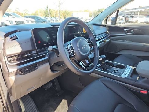 New 2026 Kia Carnival FWD image 11