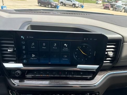 Used 2024 Chevrolet Silverado 1500 LTZ AWD/4WD image 25