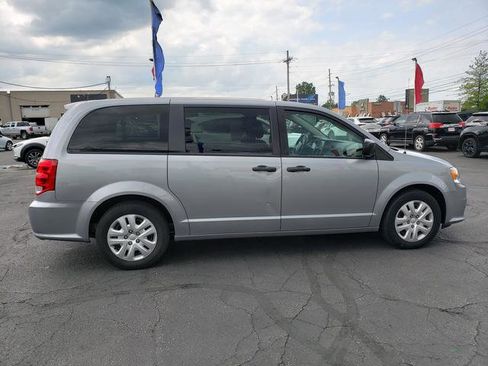 Used 2019 Dodge Grand Caravan SE FWD image 8