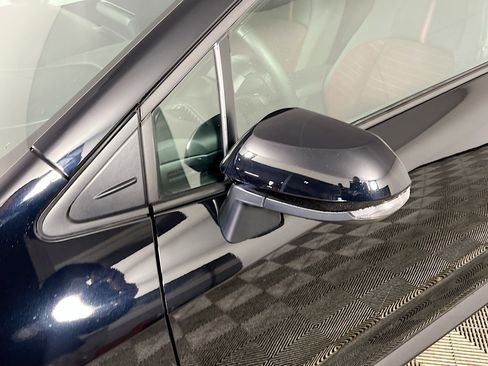 Used 2025 Toyota Corolla SE image 13