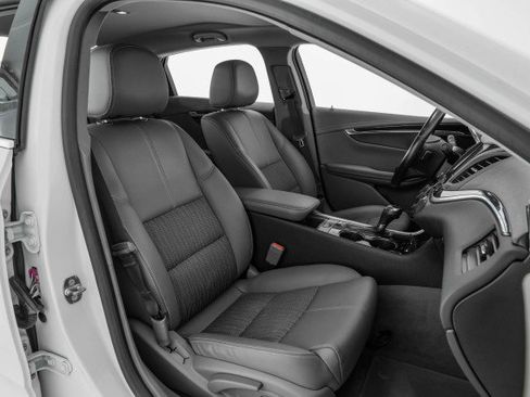 Used 2018 Chevrolet Impala LT image 30