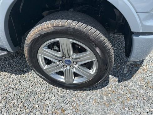 Used 2019 Ford F150 XLT w/ Equipment Group 302A Luxury AWD/4WD image 9