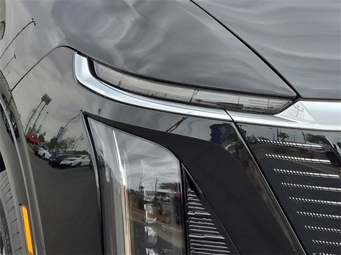 New 2026 Cadillac Vistiq Premium Luxury w/ LPO, Floor Liner Package image 8