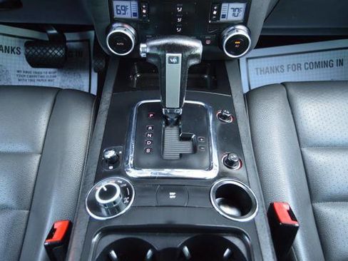 Used 2009 Volkswagen Touareg VR6 image 22