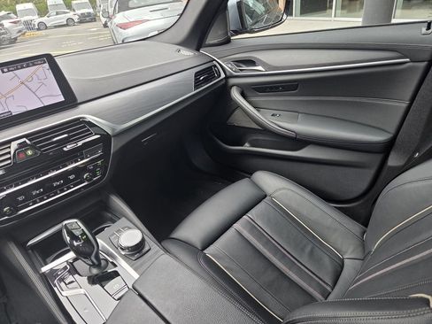 Used 2021 BMW M550i xDrive w/ Dynamic Handling Package AWD/4WD image 20