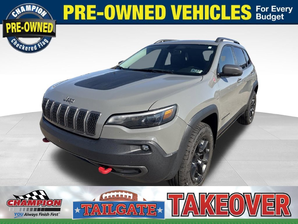 Used 2019 Jeep Cherokee Trailhawk w/ Cold Weather Group AWD/4WD image 1