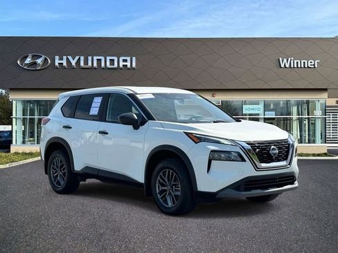 Used 2023 Nissan Rogue S image 5