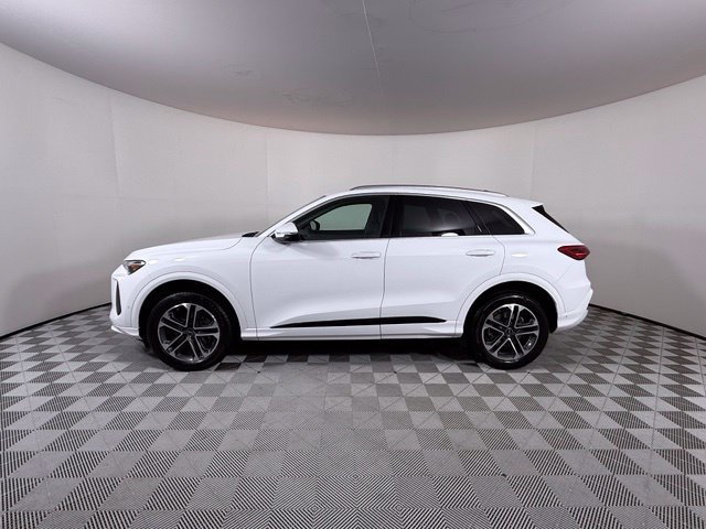 Certified 2025 Audi Q5 Premium w/ Convenience Package AWD/4WD image 4