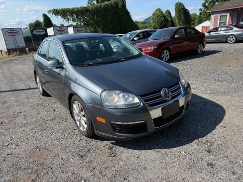Used 2010 Volkswagen Jetta SE FWD image 5