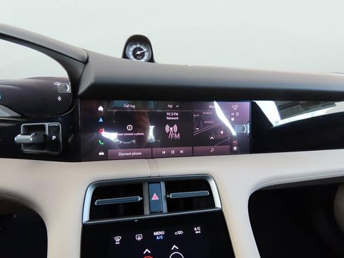 New 2025 Porsche Taycan image 31