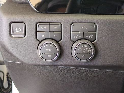 Certified 2026 Chevrolet Silverado 1500 RST AWD/4WD image 24