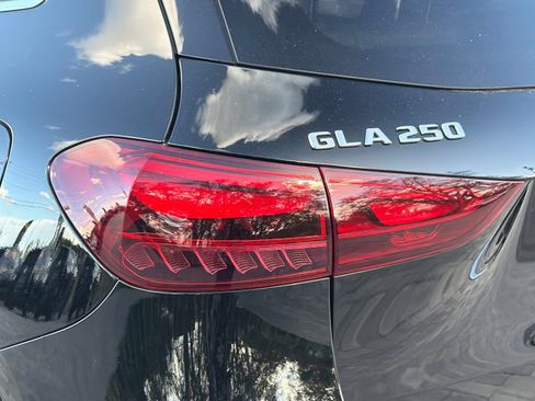 Used 2025 Mercedes-Benz GLA 250 4MATIC image 16