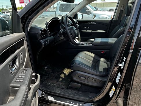 Used 2025 Honda Pilot Touring image 9