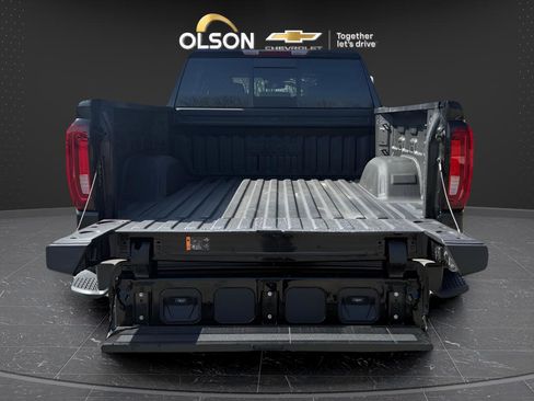 Used 2026 GMC Sierra 1500 SLT image 9