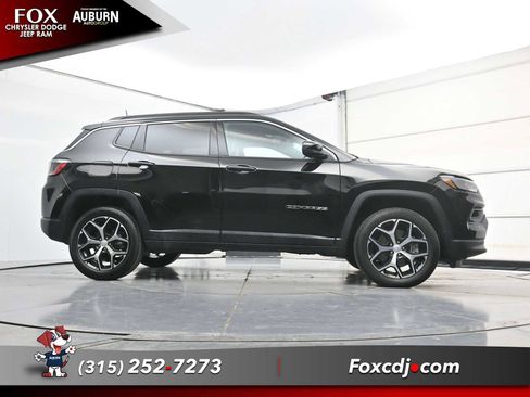 Used 2024 Jeep Compass Limited AWD/4WD image 24