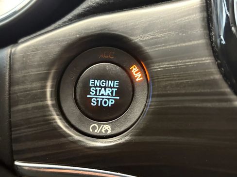 Used 2019 Jeep Grand Cherokee Limited w/ Trailer Tow Group IV AWD/4WD image 25